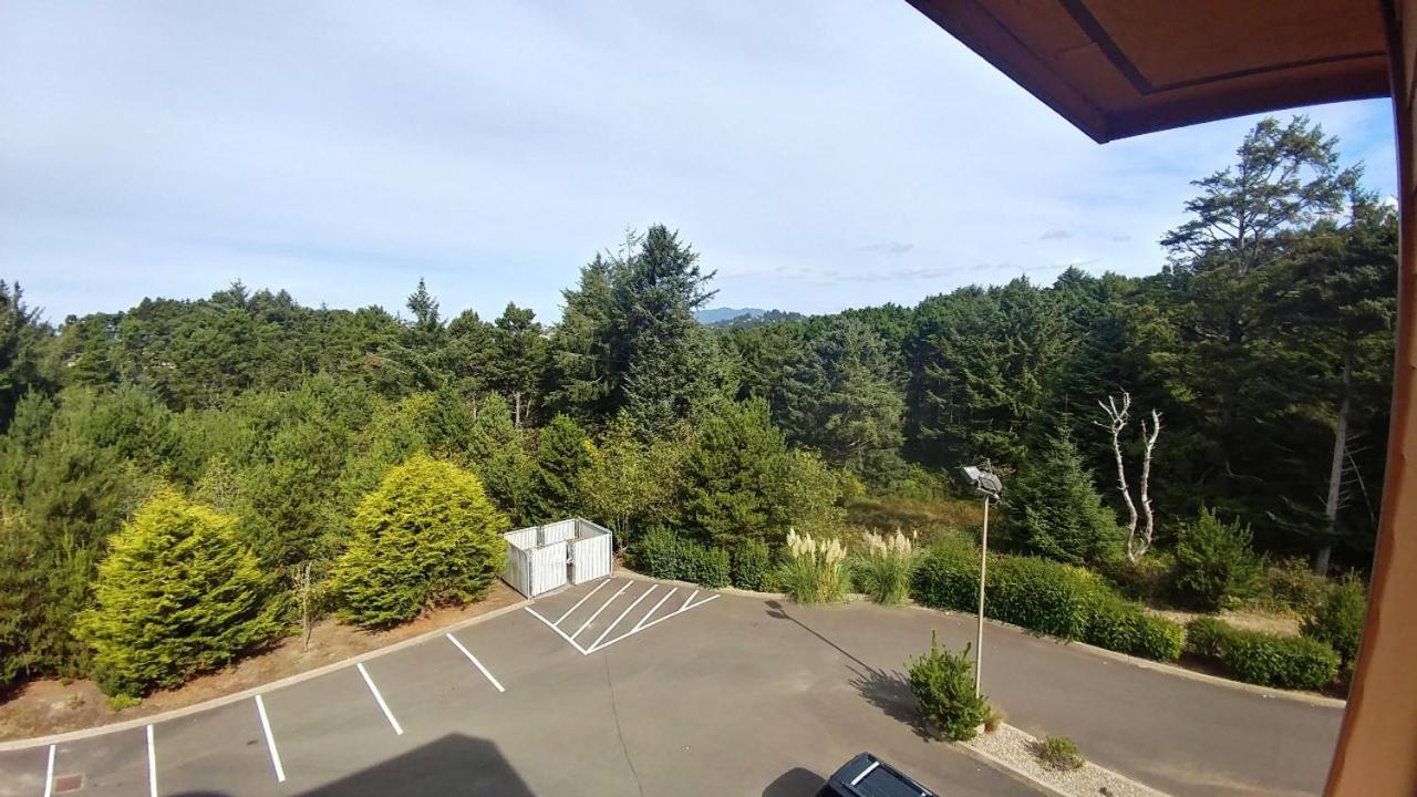 Palace Inn & Suites Lincoln City Exterior foto