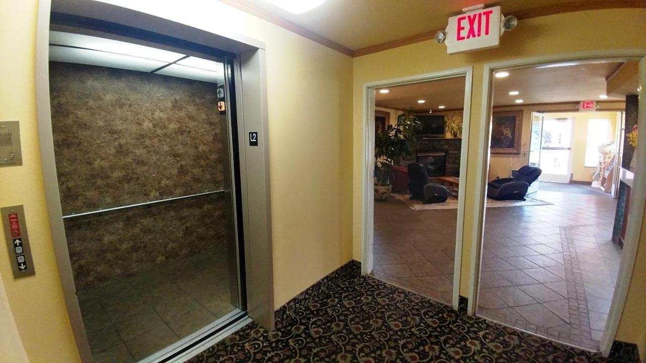 Palace Inn & Suites Lincoln City Exterior foto
