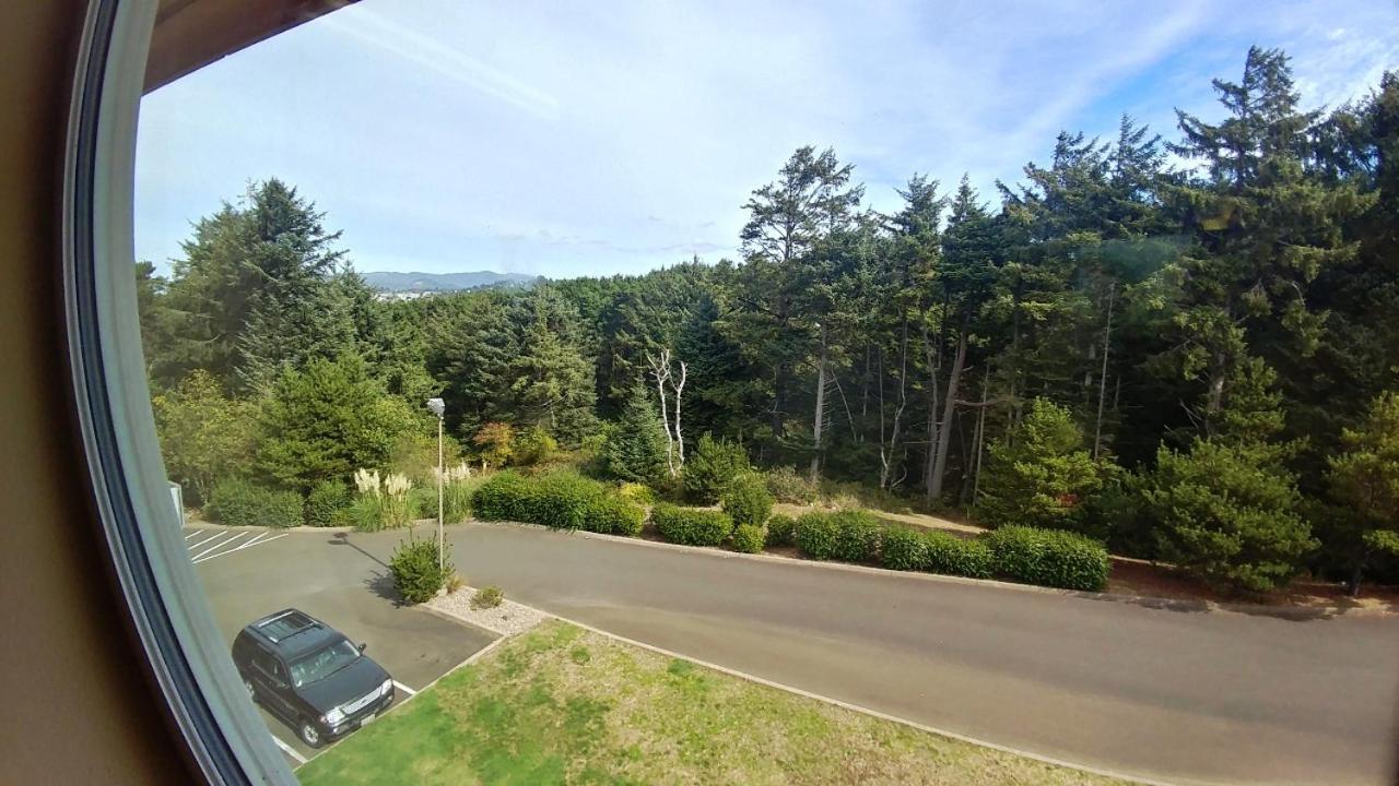 Palace Inn & Suites Lincoln City Exterior foto